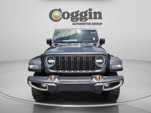 Used 2025 Jeep Gladiator Sport AWD/4WD image 8