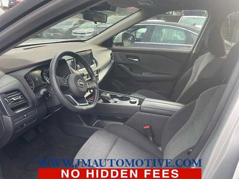 Used 2023 Nissan Rogue SV AWD/4WD image 2