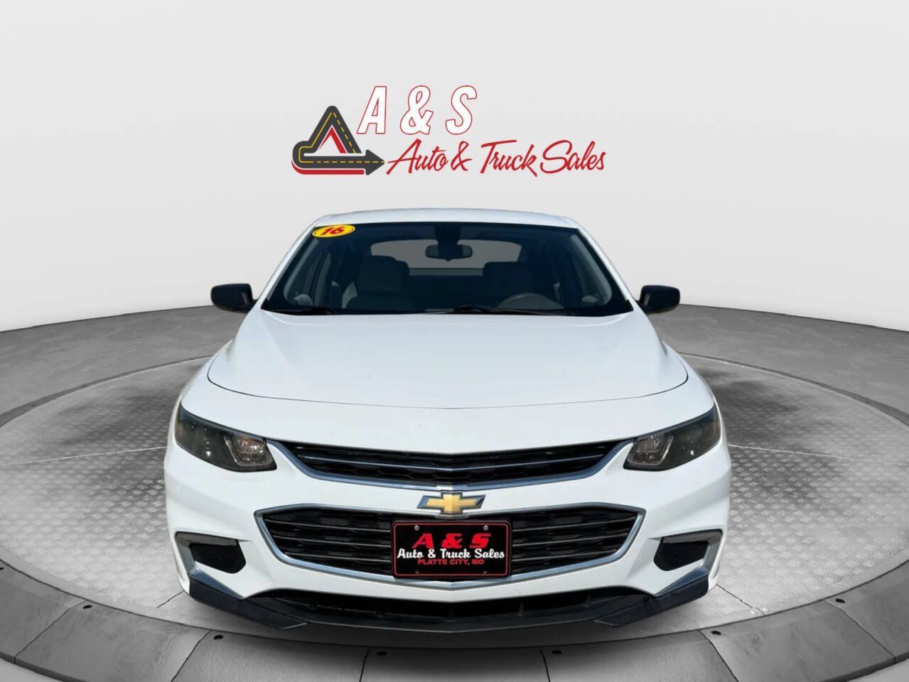 Used 2016 Chevrolet Malibu LS FWD image 2
