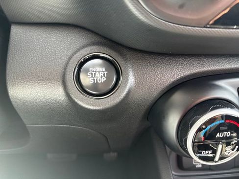 Used 2024 Hyundai Venue Limited image 30