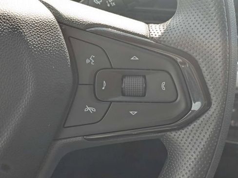 Used 2025 Chevrolet Trax LT FWD image 25