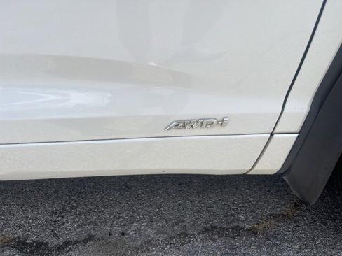 Used 2018 Toyota Highlander XLE image 9