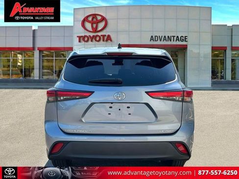 Used 2022 Toyota Highlander LE AWD/4WD image 7