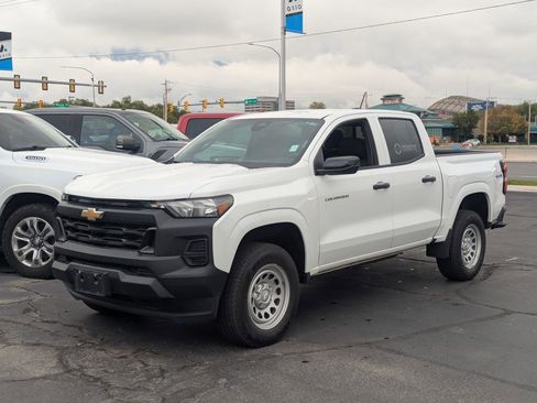 Used 2023 Chevrolet Colorado W/T w/ Safety Package AWD/4WD image 10