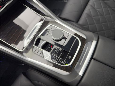 Used 2025 BMW X6 xDrive40i image 69