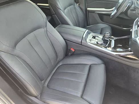 Used 2020 BMW X7 xDrive40i w/ Premium Package AWD/4WD image 16