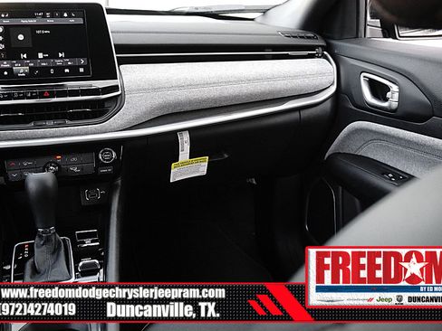 New 2026 Jeep Compass Latitude image 38