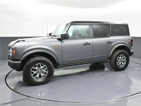 Used 2025 Ford Bronco Badlands image 29