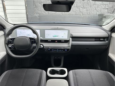 Used 2024 Hyundai Ioniq 5 SE image 16