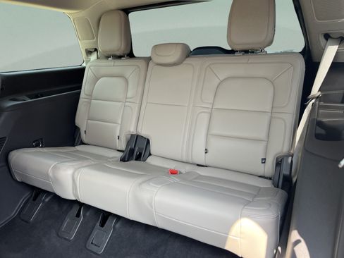 Used 2022 Lincoln Navigator Reserve RWD image 28