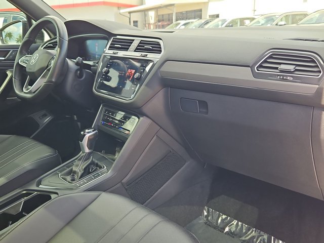 Used 2024 Volkswagen Tiguan SE R-Line FWD image 23