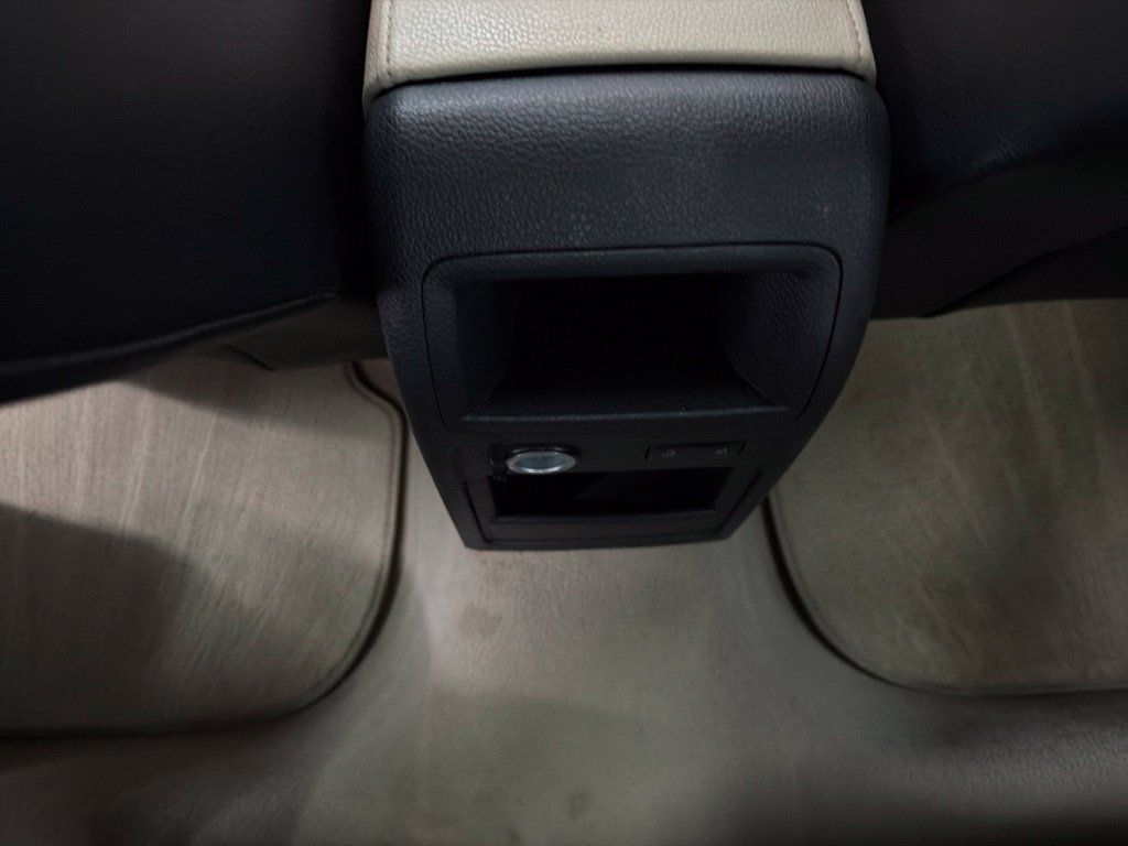 Used 2014 Volkswagen Jetta SEL FWD image 25