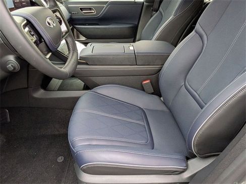 New 2026 INFINITI QX80 4WD image 12