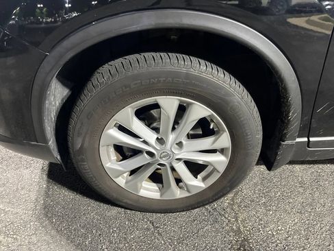Used 2015 Nissan Rogue SV w/ SV Moonroof Package AWD/4WD image 2