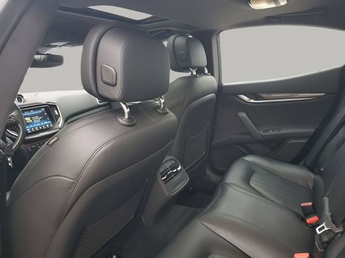 Used 2020 Maserati Ghibli image 18