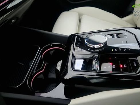 Used 2024 BMW i5 eDrive40i w/ Executive Package RWD image 61