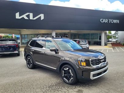 Used 2024 Kia Telluride S w/ S Sunroof Package