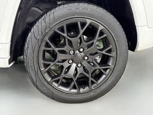 New 2025 Jeep Grand Cherokee Summit w/ Obsidian Package image 32