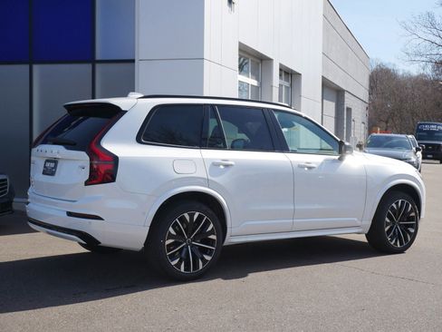 New 2026 Volvo XC90 T8 Ultra w/ Protection Package AWD/4WD image 3