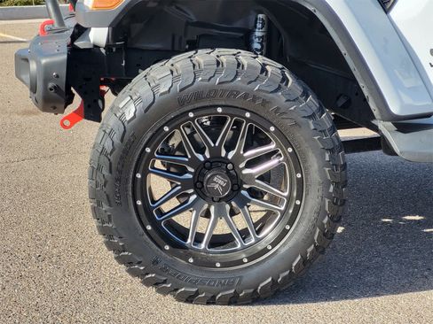 Used 2021 Jeep Wrangler Unlimited Sahara image 10