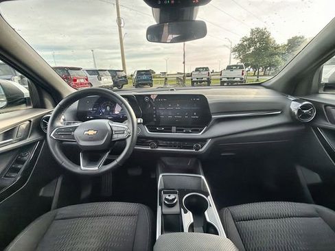 Used 2026 Chevrolet Equinox LT FWD image 19