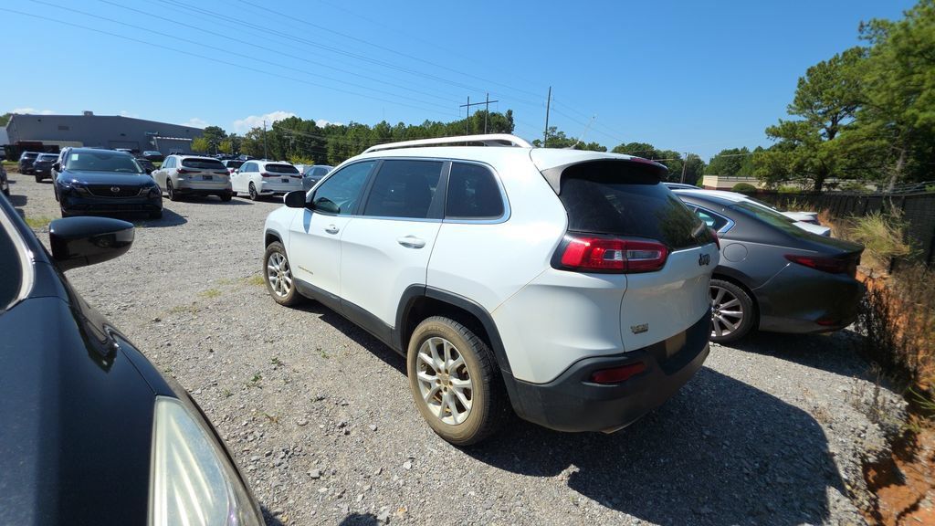 Used 2015 Jeep Cherokee Latitude FWD image 4