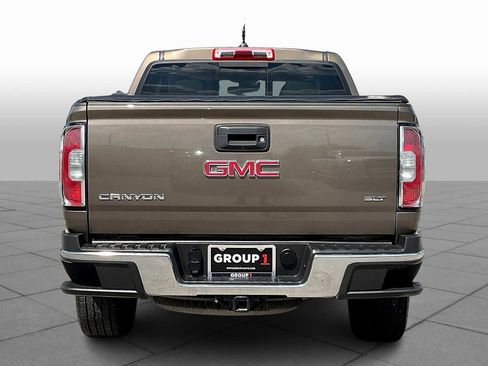 Used 2016 GMC Canyon SLT w/ Driver Alert Package image 4
