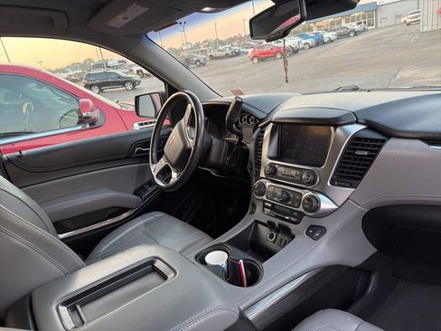 Used 2019 Chevrolet Tahoe LT w/ Luxury Package image 5