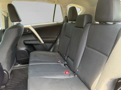Used 2014 Toyota RAV4 LE AWD/4WD image 16