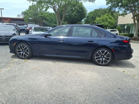 Used 2024 BMW 760i xDrive w/ Premium Package AWD/4WD image 9