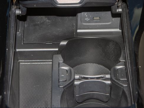 Used 2022 Mercedes-Benz C 300 Sedan w/ Exclusive Trim Package image 25