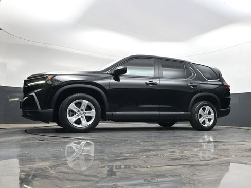 Used 2023 Honda Pilot LX image 30