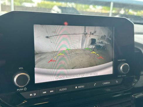 Used 2025 Nissan Pathfinder SV AWD/4WD image 19