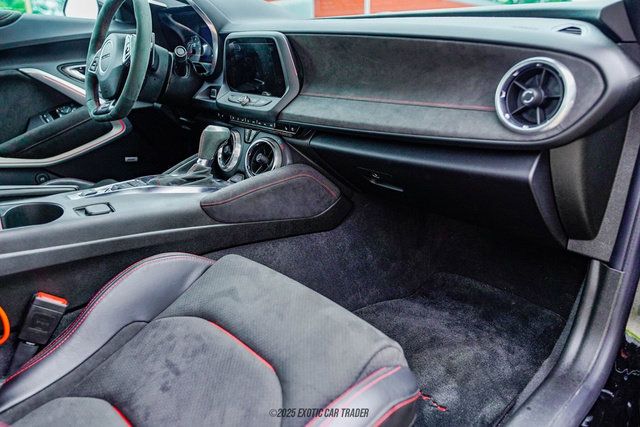 Used 2022 Chevrolet Camaro ZL1 RWD image 27
