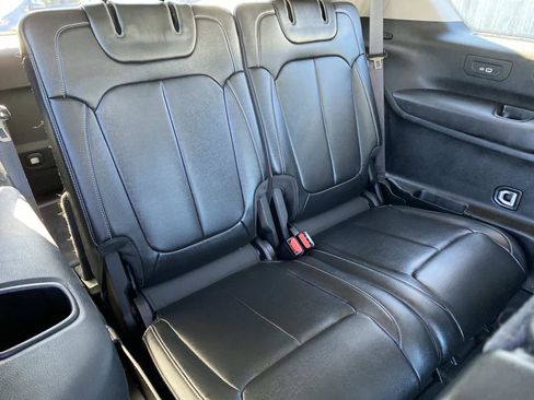 Used 2023 Jeep Grand Cherokee L Limited w/ Black Appearance Package image 24