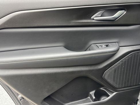 Used 2023 Jeep Grand Cherokee L Laredo image 24