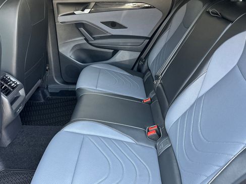 New 2026 Volkswagen Tiguan SE R-Line FWD image 10