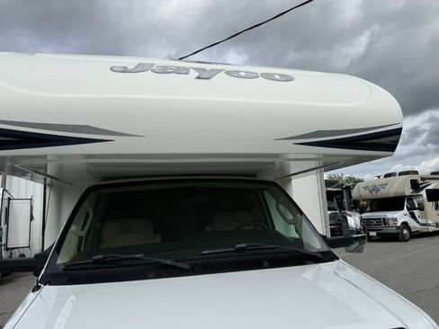 Used 2018 Ford E-450 and Econoline 450 Super Duty w/ Motorhome Prep Package RWD image 4