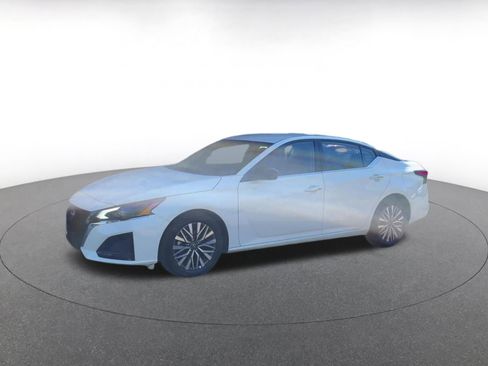 Used 2025 Nissan Altima 2.5 SV image 7