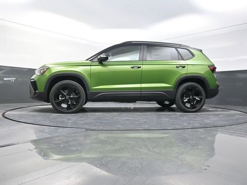 New 2026 Volkswagen Taos SE AWD/4WD image 23