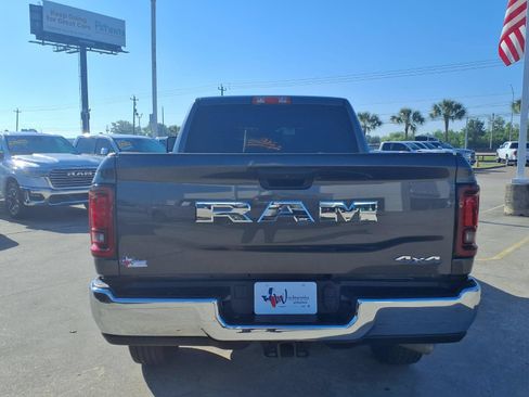 Used 2025 RAM 2500 Tradesman w/ Chrome Appearance Group AWD/4WD image 6