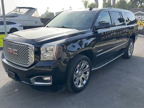Used 2016 GMC Yukon XL Denali image 4