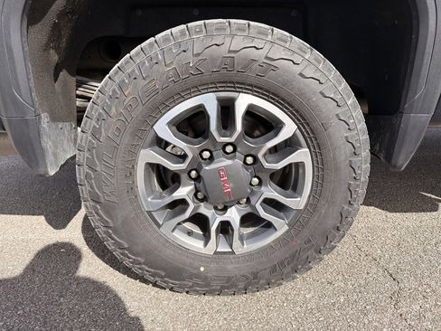 Used 2022 GMC Sierra 2500 SLT w/ SLT Convenience Package image 28