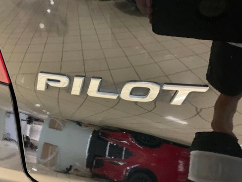 Used 2016 Honda Pilot Touring image 26