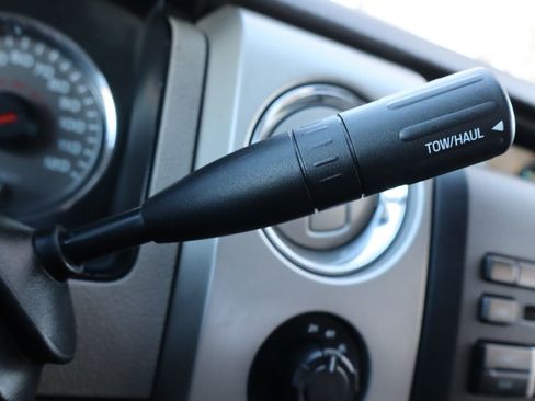 Used 2010 Ford F150 XLT image 32