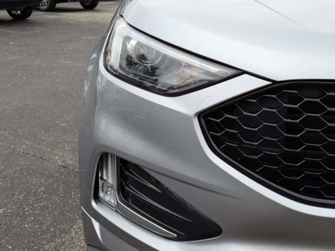 Used 2023 Ford Edge ST image 10