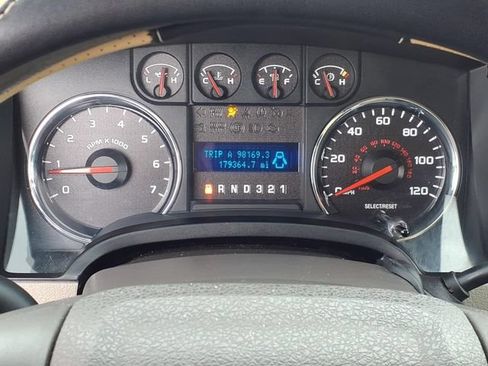 Used 2010 Ford F150 XLT AWD/4WD image 17