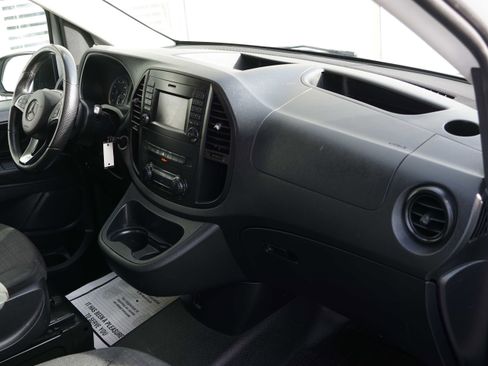 Used 2020 Mercedes-Benz Metris image 26