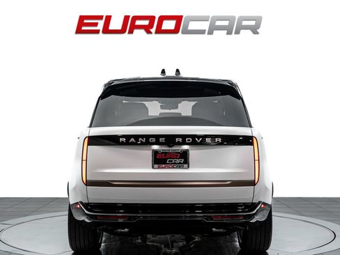 Used 2026 Land Rover Range Rover SV AWD/4WD image 4