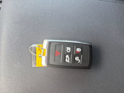 Used 2022 Land Rover Defender 110 S AWD/4WD image 32
